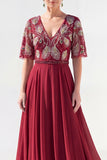 A-linje grön v-ringad chiffon med blommig lång brudmor med pärlbroderi