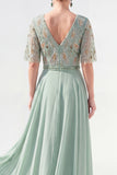 A-linje grön v-ringad chiffon med blommig lång brudmor med pärlbroderi