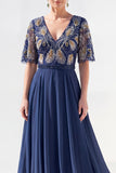 A-linje grön v-ringad chiffon med blommig lång brudmor med pärlbroderi