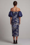 Axelbunden navy blommig bodycon midi brudmors klänning med puffärmar