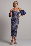 Axelbunden navy blommig bodycon midi brudmors klänning med puffärmar