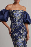 Axelbunden navy blommig bodycon midi brudmors klänning med puffärmar