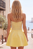 Gul Sweetheart A-Line Pearls korsett hemkomstklänning med rosett