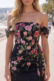 Svart axellös bodycon blommig hemkomstklänning med skärp