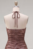 Chokladfärgad bodycon halterneck-klänning med rynkad hemkomstklänning och pärlbroderi