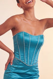 Axelbandslös bodycon Lake Blue pärlprydd kort hemkomstklänning med volanger