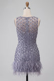 Dammig lavendel rundhalsad bodycon kort blommig hemkomstklänning med fjäder