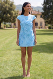 Gul rundhalsad bodycon hemkomstklänning med 3D-blommor