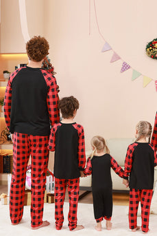 Svart och röd rutig rådjur tryckt jul familj pyjamas set