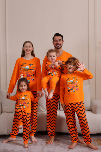 Orange randig Halloween familj pyjamas