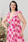 Hög Låg Rosa Blomma Tryckt Plus Size Brudtärneklänning med Volanger