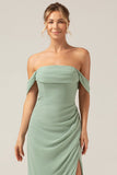 Off the Shoulder Sheath Chiffong Plisserad Dusty Sage Bridesmaid Klänning