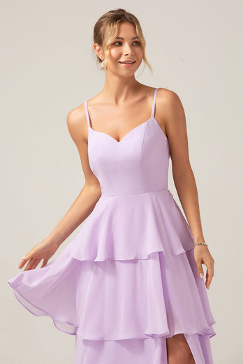 Lila A Line Spaghetti Straps Tiered Chiffong Bridesmaid Klänning med slits