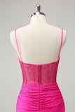 Fuchsia Bodycon Spaghetti Straps Rynkad Kort Homecoming Klänning med Beading