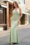 Dusty Sage Satin Mermaid Rynkad Halter Brudtärna Klänning