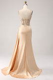 Elegant Champagne Mermaid Plisserad Satin Prom Klänning Med Applikationer