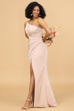 Blush Satin Mermaid Enaxlad Long Brudtärneklänning Med Slits