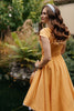 Load image into Gallery viewer, Rund hals gul vintageklänning med knapp