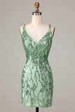 Gör Magic Sheath V-Neck Green Paljetter Kort Homecoming Klänning med rygglös