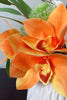 Load image into Gallery viewer, Orange brud eller brudtärna bröllopsbukett (vas ingår ej)
