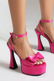 Chunky Skrikrosa High Heel Sandaler med Rosett