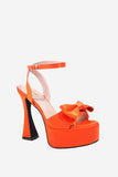 Chunky Skrikrosa High Heel Sandaler med Rosett