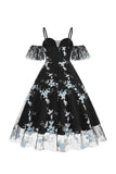 Off the Shoulder Blå 1950-talsklänning med broderi