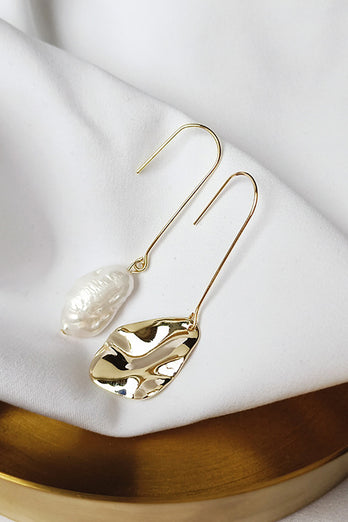 Naturliga barockformade pärla asymmetriska örhängen