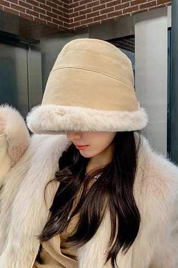 Gul vintervarm hatt