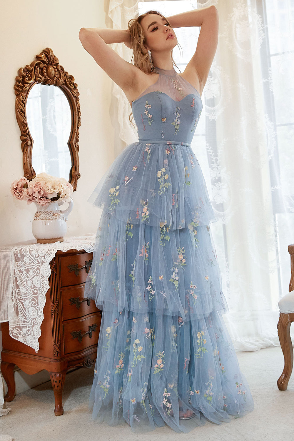 En Line Halter Grey Blue Plus Size Bal Dress med broderi