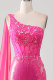 Glittrande Fuchsia Mermaid One Shoulder Appliques Balklänning med slits