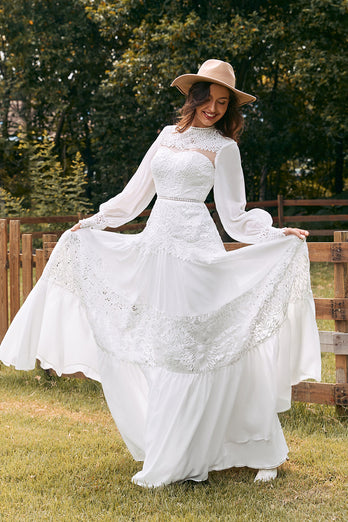 Ivory Långärmad Boho Bröllopsklänning med Spets