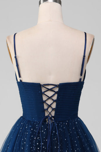 Marinblå balklänning V-ringad lång pärlstav tyll balklänningar med plisserade
