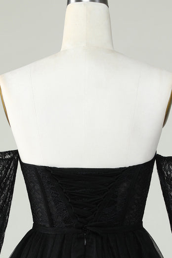 En linje från axeln svart korsett Hemkomstklänning med långa ärmar