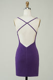 Snygg Djup V-ringad Lila Kort Hemkomstklänning med Criss Cross Back