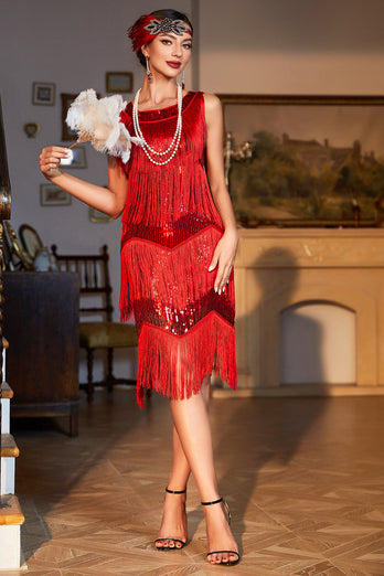 Glittrande Röd Paljetterad Fransad Gatsbyklänning från 1920-talet med 20-Tals Accessoarer