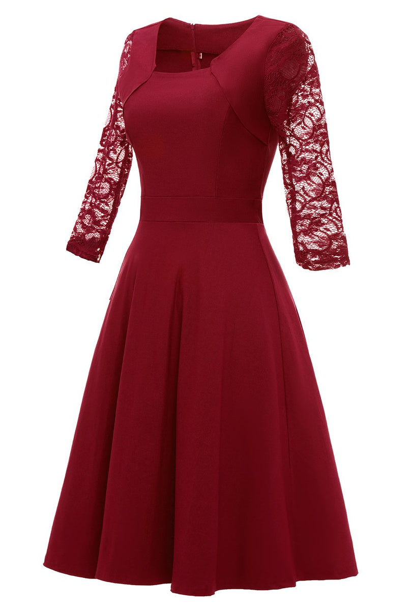 Load image into Gallery viewer, Vinröd spetsklänning med långa ärmar